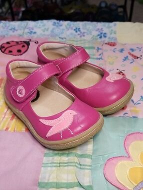 Livie & Luca Pink Leather Mary Jane Shoes with Pink Glitter Bird Size 6 Pio Pio